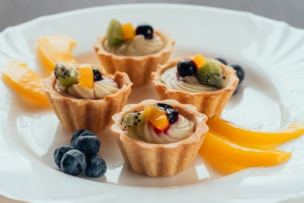light fruit dessert
