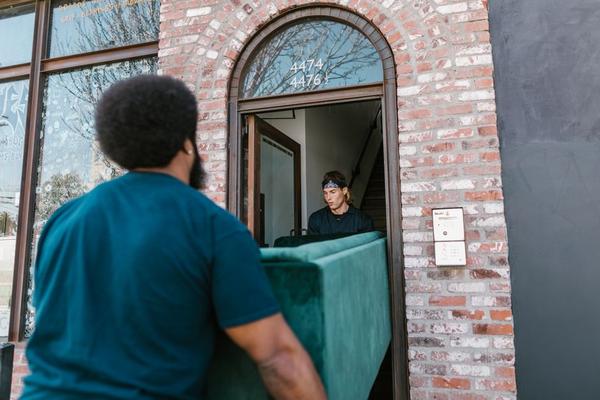 staging furniture delivery